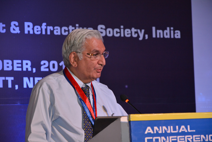 Dr Noshir Shroff giving the presidential address