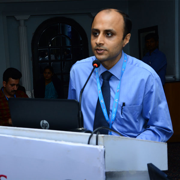 l-dr-gagan-bhatia-at-the-young-ophthalmologists-session